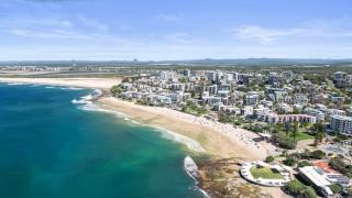 Oceanic Views at Kings Beach - 300m to the beach - 8