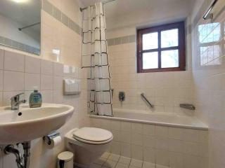 STA1043 gut geschnittene Monteurwohnung mit Balkon - Stamsried - 2