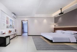 Yangshuo West Street Hotel - Landscape Queen Room - Genting Pool - Surrounded by - 1