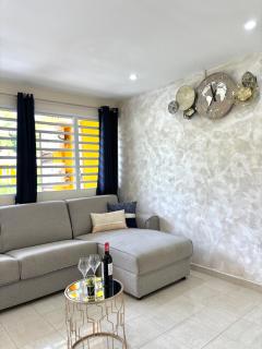 Hana Mana Bungalow - Chambre, Piscine, Blue Dream, Plage - Grand-Bourg - 2