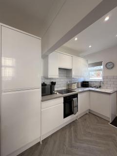 The Willows-Parking & Central - Worthing - 3
