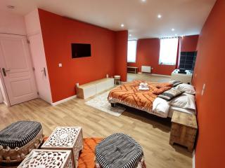 Studio Chic N2 avec Jacuzzi & Projecteur - Roubaix - 6
