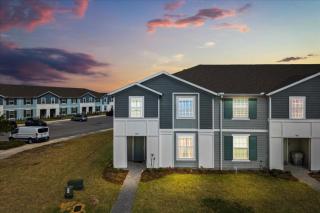 5 Bedrooms 4 Bathrooms Windsor Island 993Pd - 0