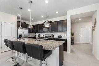 5 Bedrooms 4 Bathrooms Windsor Island 993Pd - 5