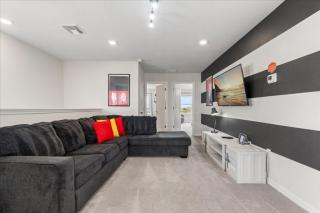 5 Bedrooms 4 Bathrooms Windsor Island 993Pd - 1