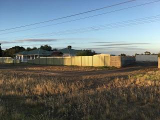 Not a Room! Bush Camp 4 self contained MotorHomes RVs ONLY! BYO Toilet and bed! Private Farm - Lara - 2