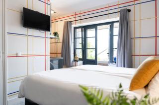 Modern Hotel Central Tilburg, Balcony & Kitchen - 9