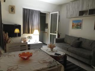 Entire flat to Chill, in Center of Tirana - Tirana - 9