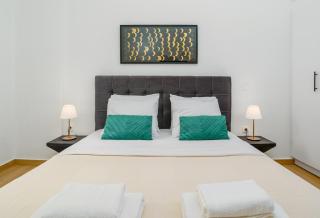 Coastal Charm Elegant 1BR at Marina Zea Piraeus - Pireo - 4