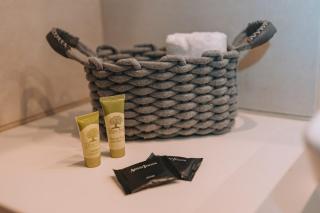 Coastal Charm Elegant 1BR at Marina Zea Piraeus - 2