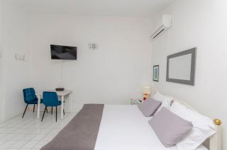 Apartments and Rooms On the Beach - Vodice - 2
