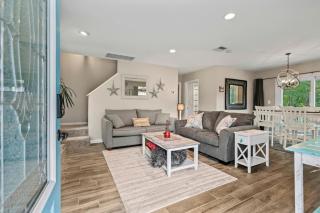 2 Min Walk to Beach & Main St With Private Patio And Firepit - Myrtle Beach - 0