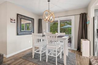 2 Min Walk to Beach & Main St With Private Patio And Firepit - Myrtle Beach - 6