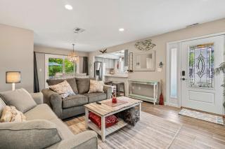 2 Min Walk to Beach & Main St With Private Patio And Firepit - Myrtle Beach - 5