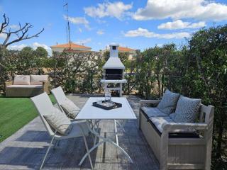 Apartamento con Patio Privado, Piscina Comunitaria y Parking en Miami Playa - ES-9-169 - Les Planes del Rei - 9