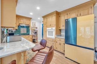 Upscale Escape - Game Room & Spa-Like Baths home - Richmond - 6