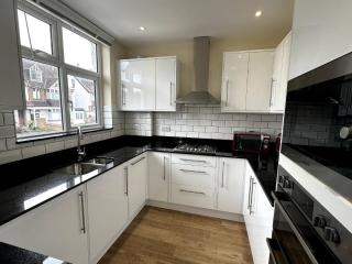 Lovely 2 Bedroom Escape Apartment in London - Purley - 3