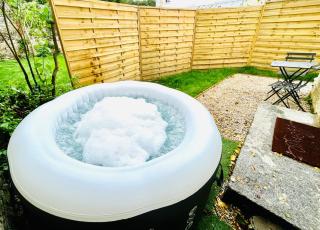 Gîte Avec Jacuzzi Chic & Cosy entre Caen et la Mer en Normandie - Biéville-Beuville - 3