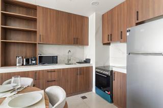 VayK - Modern 2BD with Pool View in Town Square - Dubai - 2