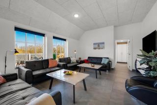 Large 16-Person Holiday Home With Pool, Hot Tub And Sauna - 7