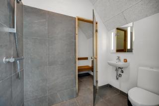 Large 16-Person Holiday Home With Pool, Hot Tub And Sauna - 3