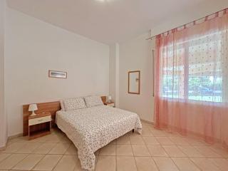 458 - Appartamento trilocale climatizzato al piano terra al Residence Conero con due piscine parco giochi e due campi da tennis SPIAGGIA inclusa nel prezzo - Marcelli - 2