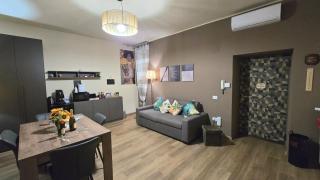 Casa Vacanze Oikia - Room Girasole - Napoli - 9