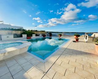 Seaview Octagon Villa with Pool & Outdoor Whirlpool - Għajn Żejtuna - 8
