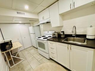 Opulent Studio - Semi Basement - 6