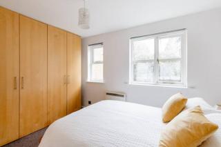 Surrey Docks SE16 near Canada Water n Easy Access Canary Wharf - 8