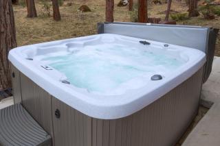 Acorn Alley Inside Yosemite - Dog Friendly w/Hot tub, Fire pit, EV Charger - 5