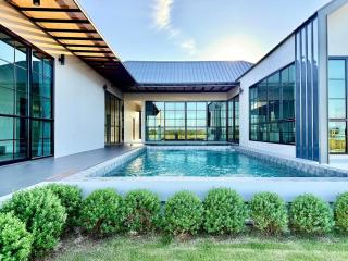 Chomnok Chomna Pool villa - - 0
