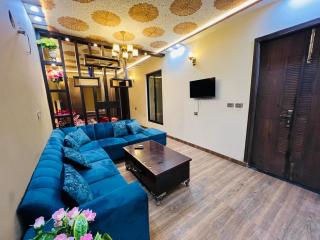 Paragon Apartments - 8