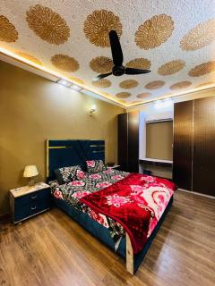 Paragon Apartments - 2