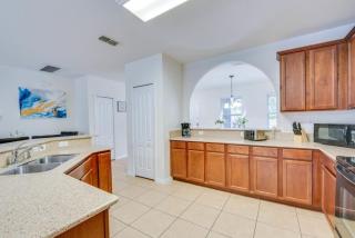 6BR Villa with Pool, BBQ and Game Room Near Disney - 2