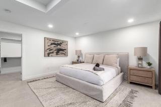 Luxury 4BR Retreat Heated Pool, Mini Golf and BBQ - Phoenix - 8