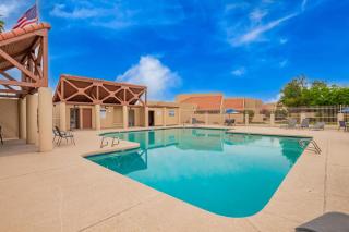 3BR Home Garage Parking Pool and Gated Yard - Phoenix - 7