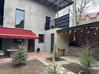 Mony Hotel - Goris - 9