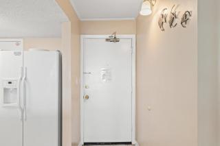 Pinnacle Port, C1-303 - 4