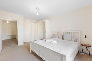 Memorable and spacious 2 bed apartment - 8