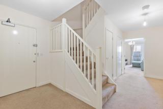 Stylish and spacious 2 bed apartment - Barking - 6