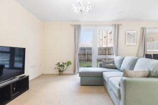 Memorable and spacious 2 bed apartment - 4