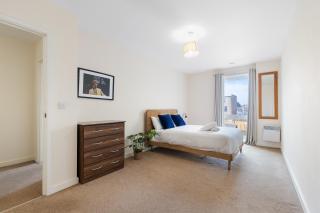 Memorable and spacious 2 bed apartment - 3