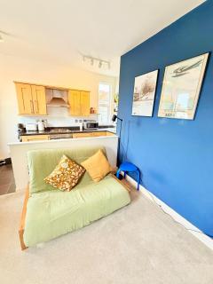 St George's Cool City Flat - 4