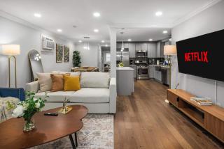 Modern Luxe 2BR King Suite Easy trip to NYC - Jersey City - 5