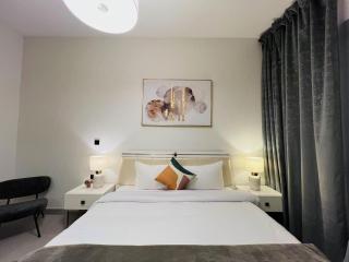 Peaceful 2 Bed Oasis Suite in JVC - 6