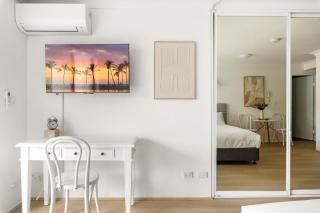 Ideal Studio Inner-City Pad with Private Balcony - Sydney - 6
