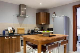 Swansea Central: Spacious, Stylish & Cozy - Swansea - 1
