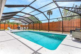 Saltwater Pool, Pet Friendly, Grill and Picnic Table - A Time for Paws - Roelens Vacations - Venice - 5