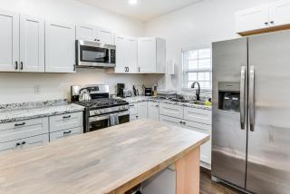 1 Mi to Tulsa Arts District Updated Home with Deck! - Tulsa - 2